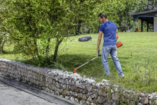 HUSQVARNA AUTOMOWER® 420 – Image 2
