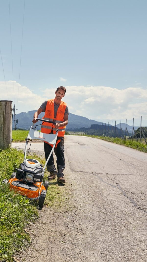 Tondeuse Mulching STIHL RM 4 RTP – Image 2